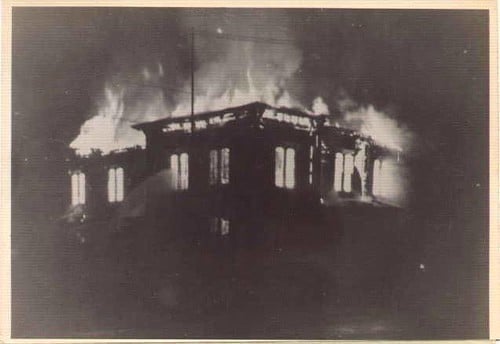 Southeast United States by popular US online genealogists, Price Genealogy:black and white image of a burning house. 